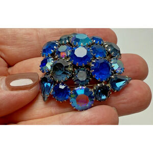 Vintage MCM Karu Arke Inc Blue AB Dome Cluster Rhinestone Brooch Pin Silver Tone
